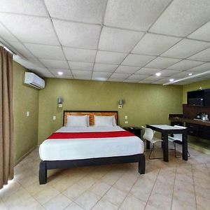 Habitación con Cama King